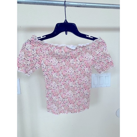 H&M Tops - Tight floral off shoulder crop top pink
